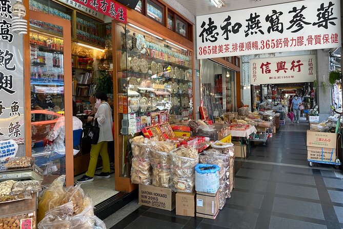 Small-Group: Classic Taipei Landmarks Day Tour - Finishing options, including a night market drop