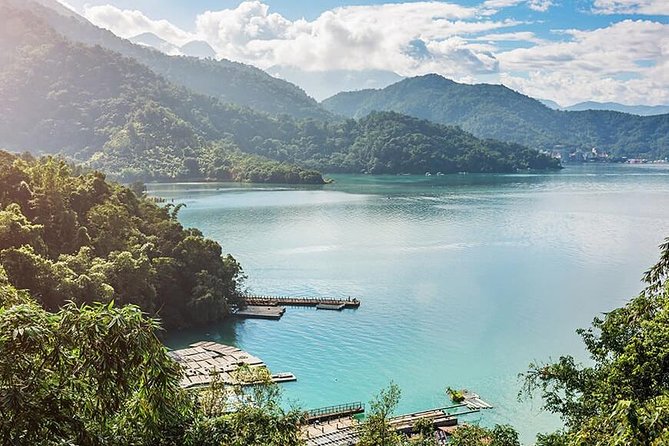Sun Moon Lake 1-Day Leisure Tour from Taipei - Small group size up to 14, and why it feels different