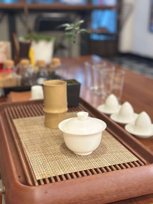 Tainan Culture Trip: Chinese Tea Ceremony_Oolong Tea - Tea ceremony etiquette: small moves with big effect