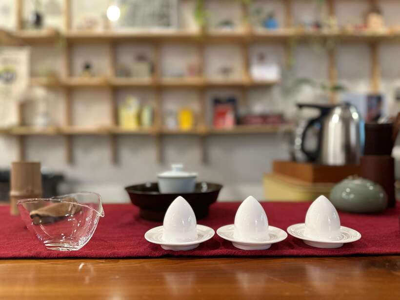 Tainan Culture Trip: Chinese Tea Ceremony_Oolong Tea - The tea wares: Gaiwan, terracotta pots, and cup textures