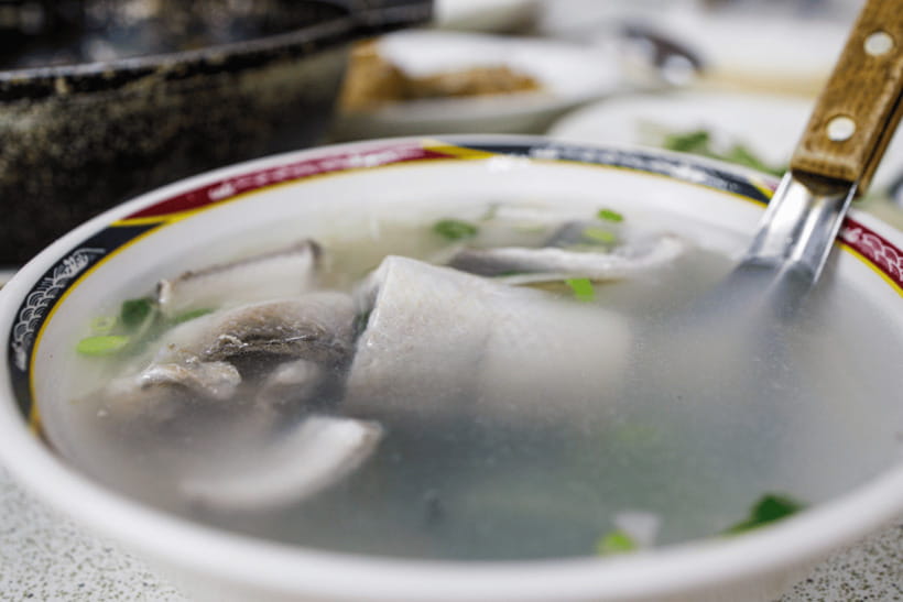Taipei: 2-Hour Raohe Night Market Walking Tour - What Happens Inside Raohe: Your Guided Snack Route