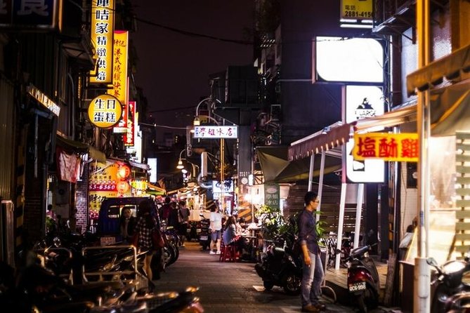 Taipei: Book A Private Local Host For 6 Hrs Customized Experience - How night markets fit into a 6-hour plan