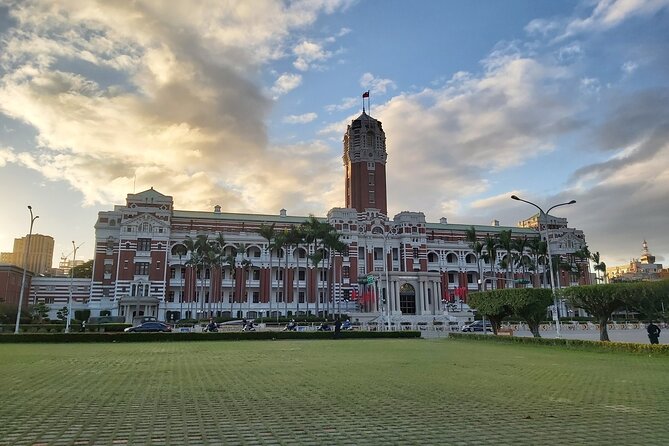 Taipei City Morning Tour with National Palace Museum entry - Chiang Kai-Shek Memorial Hall: 89 steps, big views, and guard-ceremony timing