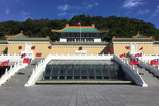 Taipei City Morning Tour with National Palace Museum entry - How the guide experience changes everything (from English to timing)