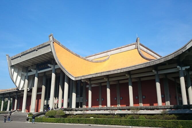 Taipei City to Taoyuan Airport Private Transfer - What Makes the Ride Feel Premium, From Captain Seats to Cargo Space