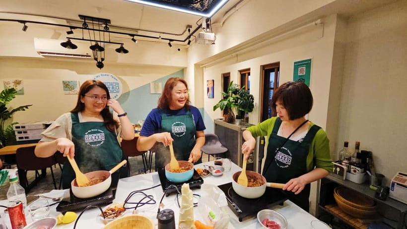 Taipei: Cooking Class & Market Adventure Historic Dadaocheng - What you cook by day: the menu that fits your tastes