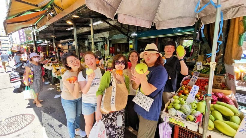 Taipei: Cooking Class & Market Adventure Historic Dadaocheng - Lunch plus take-home food, with small perks that add up