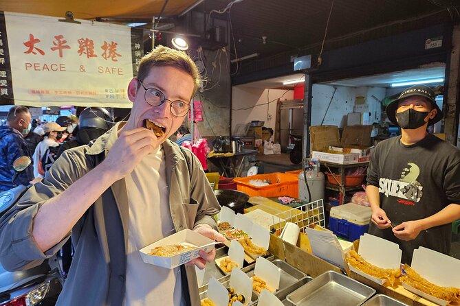 Taipei Cooking Class & Market Adventure in Historic Dadaocheng - Dadaocheng on Dihua Street: the setting that makes the food stick