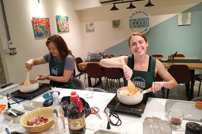 Taipei Cooking Class & Market Adventure in Historic Dadaocheng - Stop on Dihua Street, then the market: how you get more than a recipe