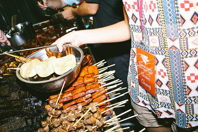 Taipei Food Tour: Night Market & Convenience Store(Food Included) - Stop 1: Meng Jia Night Market by Longshan Temple, Your First Food Win