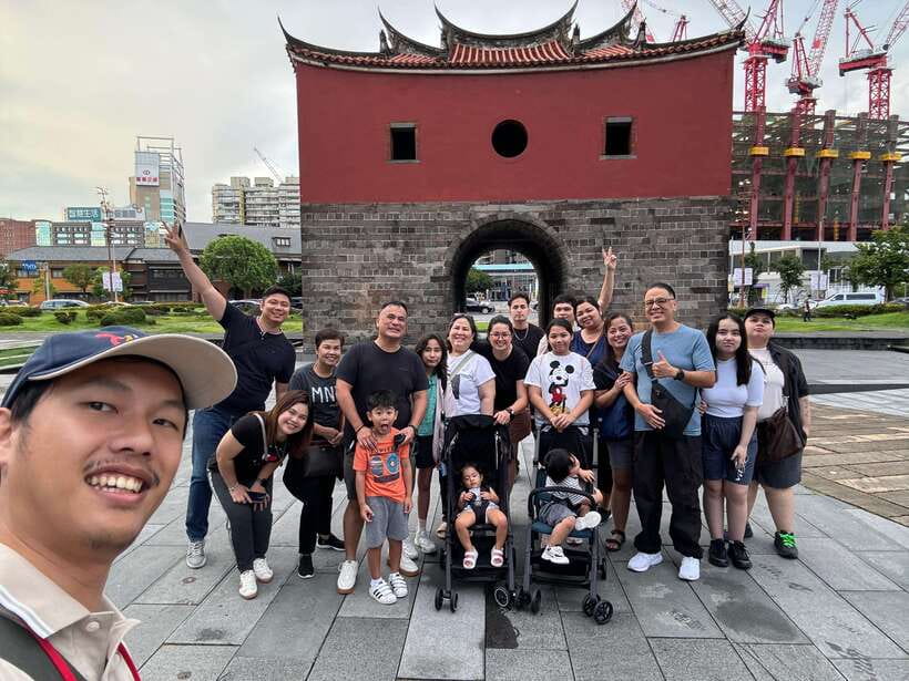 Taipei Foodie + History Walking Tour - Two Hours of Taipei: How the Food and History Fit Together