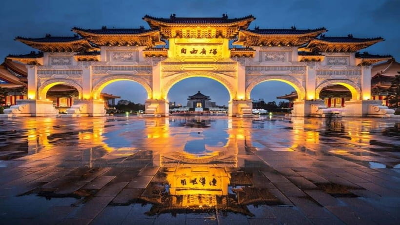 Taipei: Highlight Attractions Walking Tour - Shilin Night Market: seeing the energy with a plan