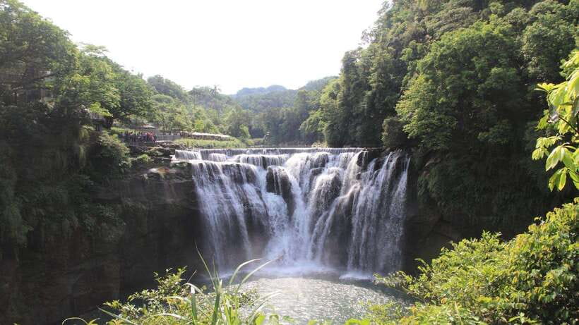 Taipei: Jiufen and Shihfen Half Day Tour - From MRT Pickup to Taipei Return, How the Half Day Flows