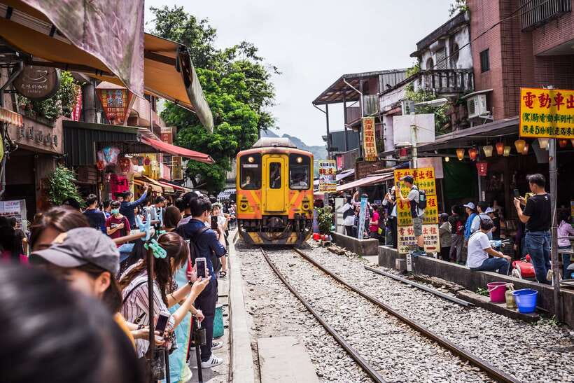 Taipei: Jiufen Night View and Shifen Day Tour - Key points you will feel fast