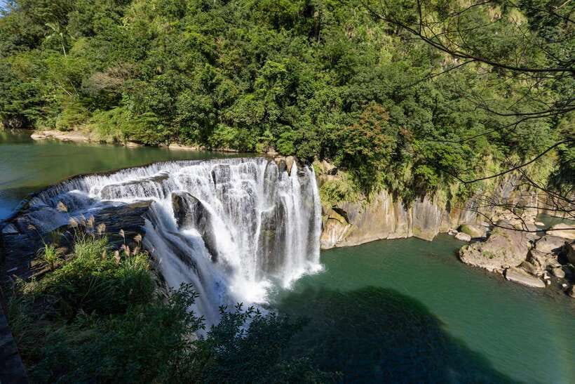 Taipei: Jiufen Night View and Shifen Day Tour - Shifen Waterfall stop: 50 minutes of wow, plus a heads-up about bridge detours