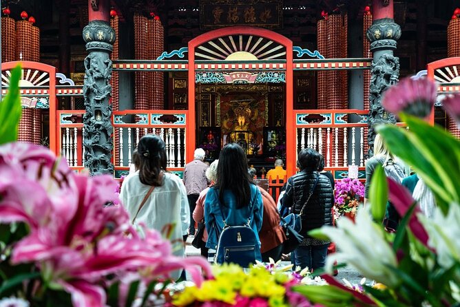 Taipei: Layover Experience With A Local Host - Baoan Temple Courtyards and Ritual Meaning