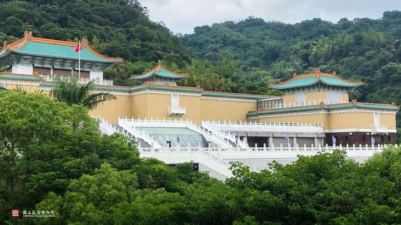 Taipei: National Palace Museum E-Ticket - Inside the museum: pacing through the three main halls