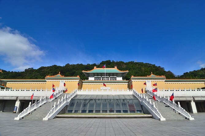 Taipei National Palace Museum Guided Tour - Imperial treasures, timed for real life