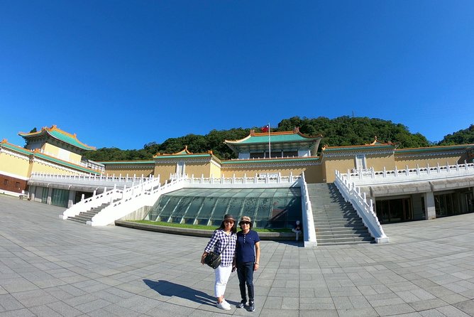 Taipei: Private Car Charter Tour - Ximending break: shopping and snack time without the rush
