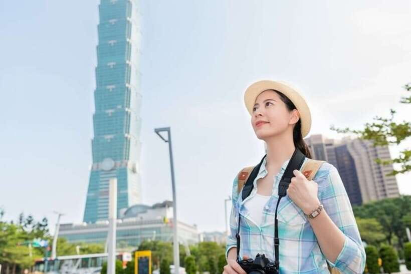 Taipei: Private custom tour with a local guide - Your Route: Pickup, Photo Stop, Then Guided Sights on Foot