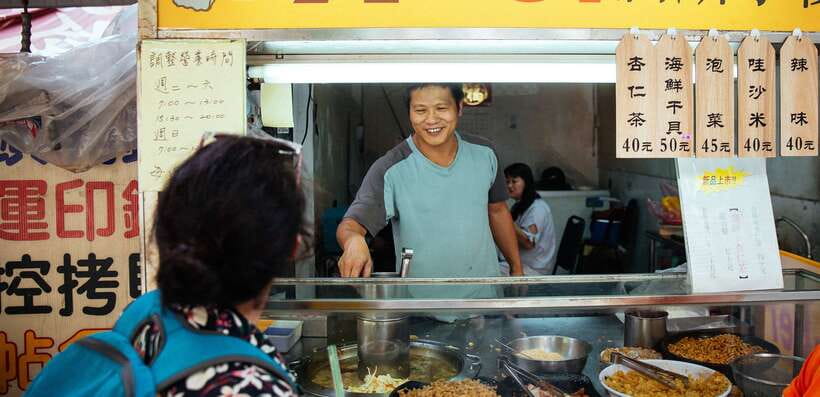 Taipei: Private Tour with Locals – Highlights & Hidden Gems - The included local drink or tasting: value you can actually feel
