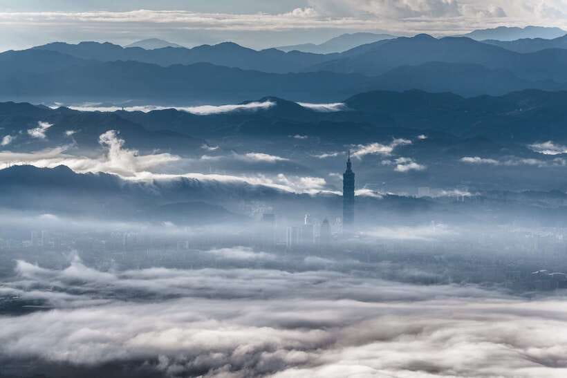 Taipei Private Walking Tour with a Local - The Walking Flow: Photos, Guided Sightseeing, and Scenic Stops