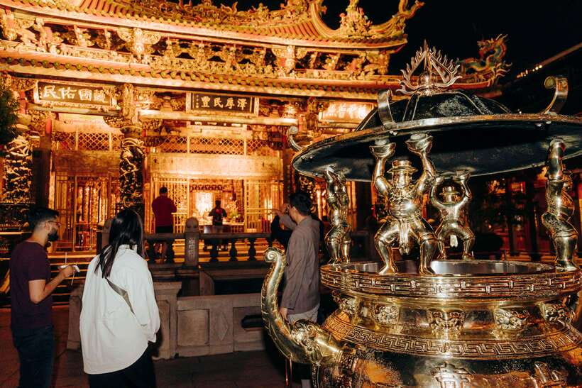 Taipei's Origin & Longshan Temple - Taiwan Cultural Tour - Should you book this Longshan Temple cultural tour?