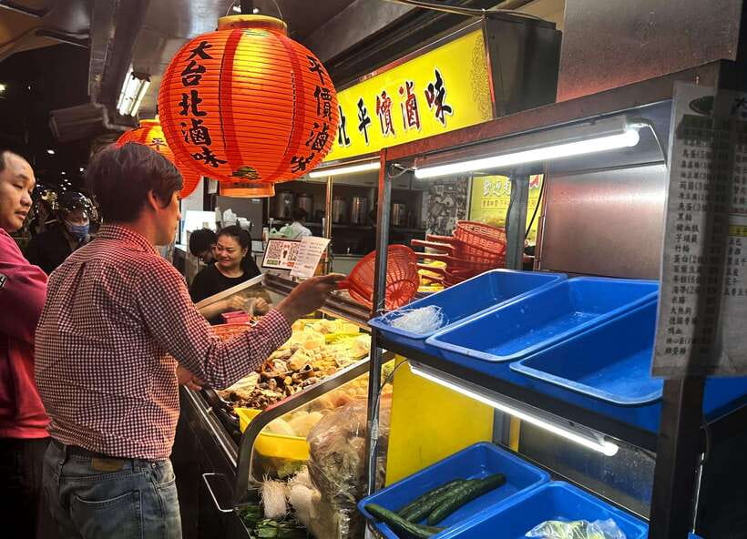 Taipei: Street Food & Hidden Eats Night Market Food Tour - Price and value: $55 for 10+ tastings is a practical deal