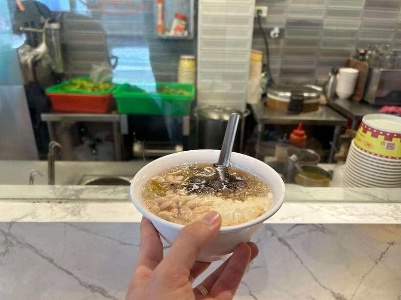 Taipei: Street Food & Hidden Eats Night Market Food Tour - Who should book this Taipei street food tour?