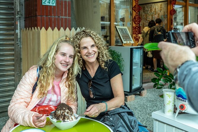 Taipei Street Food & Night Market Tour with a Local: Private & Custom - Meeting Up, Getting Oriented, and Walking Like You Mean It