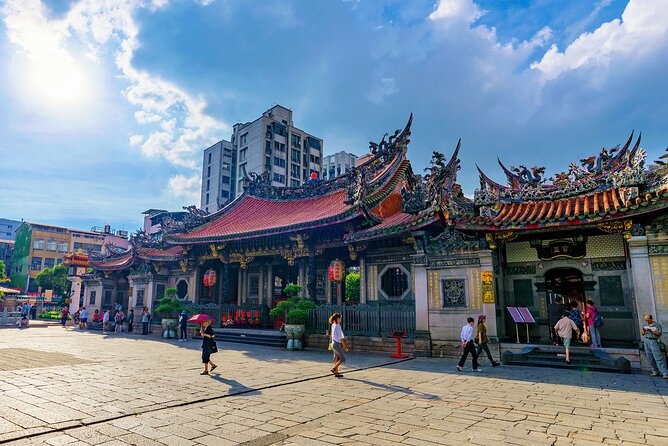Taipei Touchdown: Make the Most of Your 6-Hour Layover - Dihua Street for snacks and last-minute souvenirs
