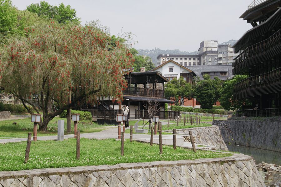 Taipei: Yangmingshan & Beitou Full-Day Tour - Yangmingshuwu Literary House: culture break with a small extra ticket