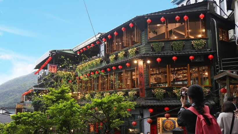 Taiwan Taipei: Customized Private Tour - Accessibility and Mobility Scooter-Friendly Routing