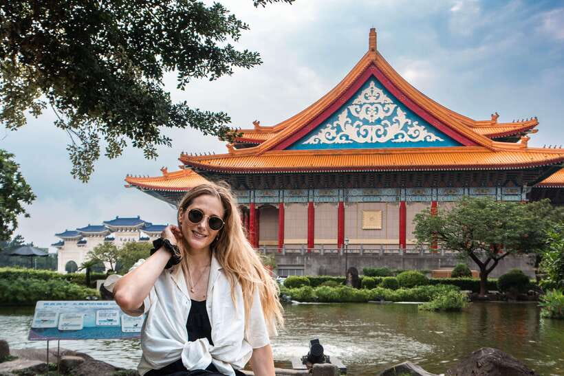 Taiwan Taipei: Private Photoshoot with Taiwan Photographer - The camera and lighting setup, and why you should care