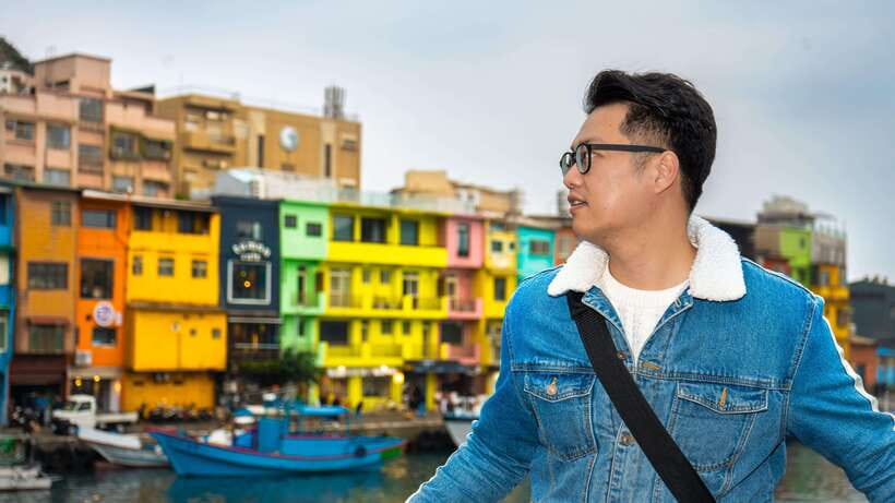 Taiwan Taipei: Private Photoshoot with Taiwan Photographer - Pose direction that makes the camera feel friendly
