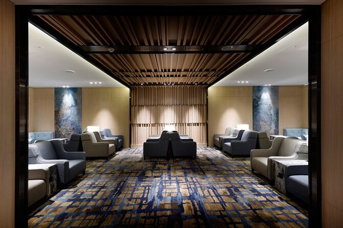 Taiwan Taoyuan International Airport Plaza Premium Lounge - What You Get Inside: Buffets, Drinks, Wi-Fi, and Flight Info