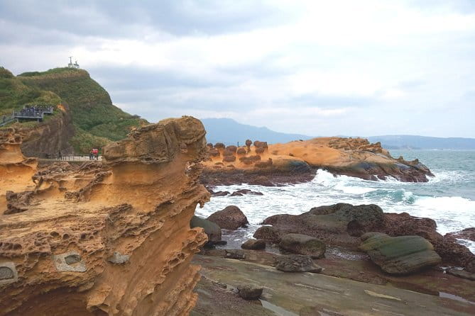 Taiwan TST : Private Tour Taipei, Yangmingshan, Beitou, Tamsui - Tamsui Fisherman’s Wharf and Lover’s Bridge: aim for sunset energy