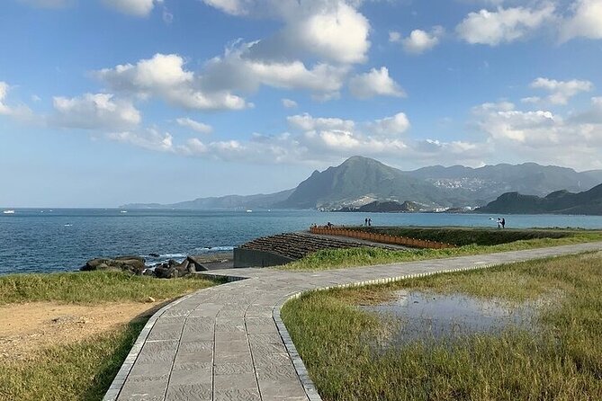 Taiwan TST: Private Tour Taipei Yehliu, Chaojing, Shifen, Jiufen - Private Chauffeur Car Value: Comfortable, Punctual, and Photo-Friendly