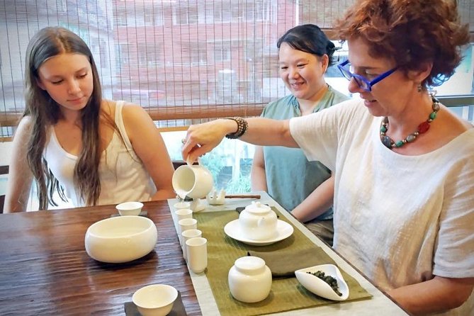Tea of Taipei: Small-Group Tour with Taipei City Sightseeing - Tea culture lessons you can reuse at home