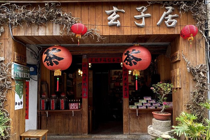 Thousand Island Lake and Pinglin Tea Plantation from Taipei - The Local Tea Tasting, and How to Choose What to Buy