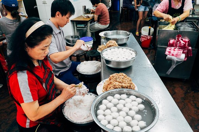 Traditional Old School Taiwanese Food Tour - Group Size and Guide Style: Built for Ease, Not Chaos
