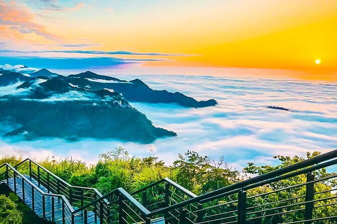 Vintage Taipei - Best of Taiwan & Sunset Walking Tour (Tip-based) - Sunset at the Dadaocheng river docks, honey lager and street food views