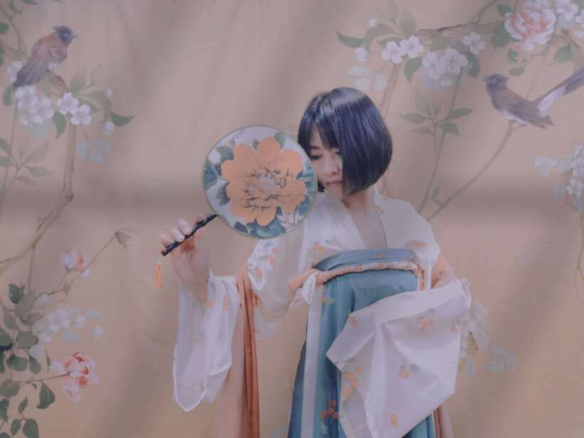 Wear Hanfu and play guzheng - Should you book this Hanfu and guzheng session?
