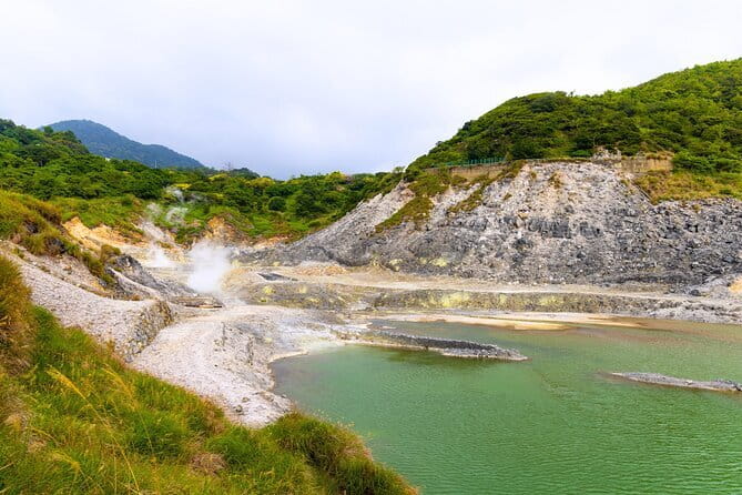 Yangmingshan, Yehliu, Jiufen & Shifen Private Tour From Taipei - Jiufen Old Street lantern lanes and hillside tea stops