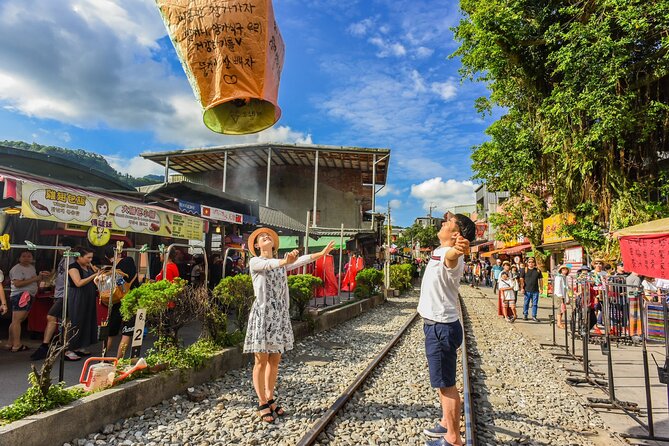 Yehliu, Golden Waterfall, Jiufen, Shifen Day Tour - Taipei start point, then letting the day run you
