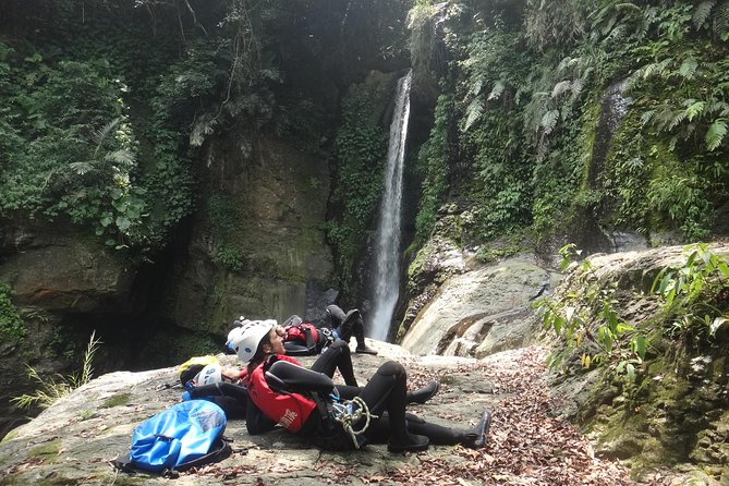 Yi-Hsin creek canyoning in northern Taiwan - Swimming, Jumping, and the Down Time That Keeps the Day Fun